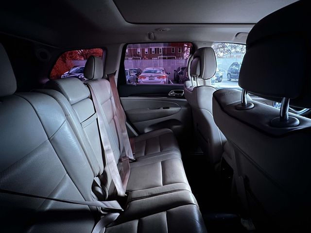 2017 Jeep Grand Cherokee Overland photo 3