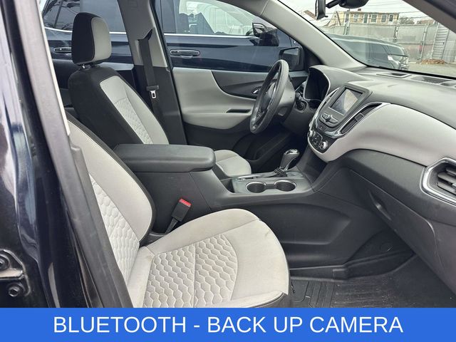 2020 Chevrolet Equinox LS photo 2