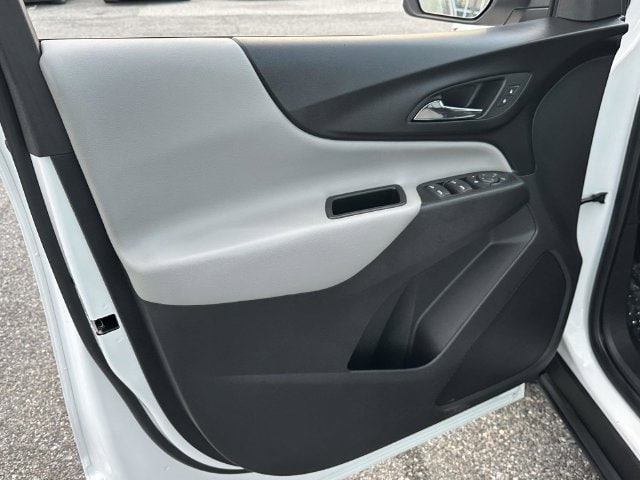 2023 Chevrolet Equinox LS - Photo 16