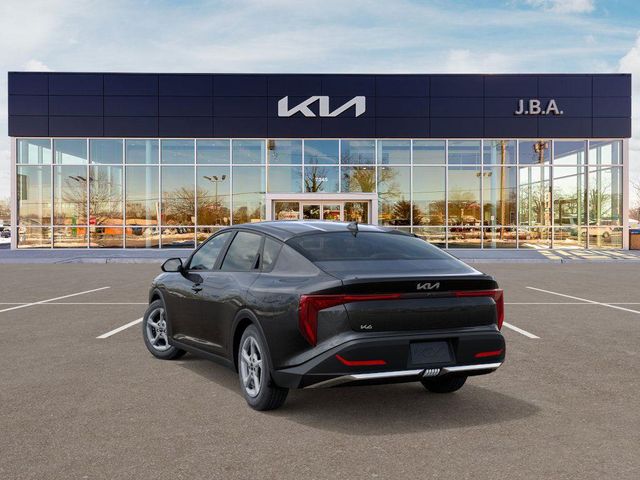 2025 Kia K4 LXS photo 3