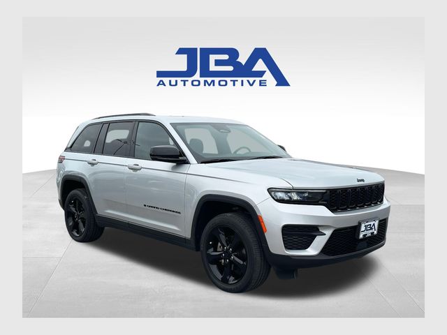 2022 Jeep Grand Cherokee Altitude's photo