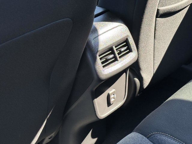 2024 Chevrolet Equinox LT - Photo 18