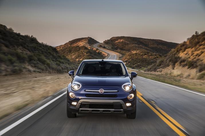 2018 FIAT 500X Trekking Blue Front Exterior 2018 FIAT 500X Trekking Blue Front Exterior