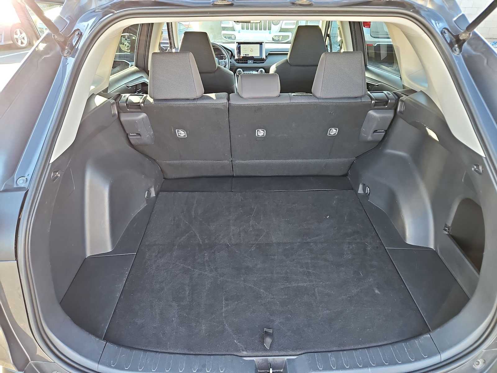 Thumbnail: 2024 Toyota RAV4 - 31