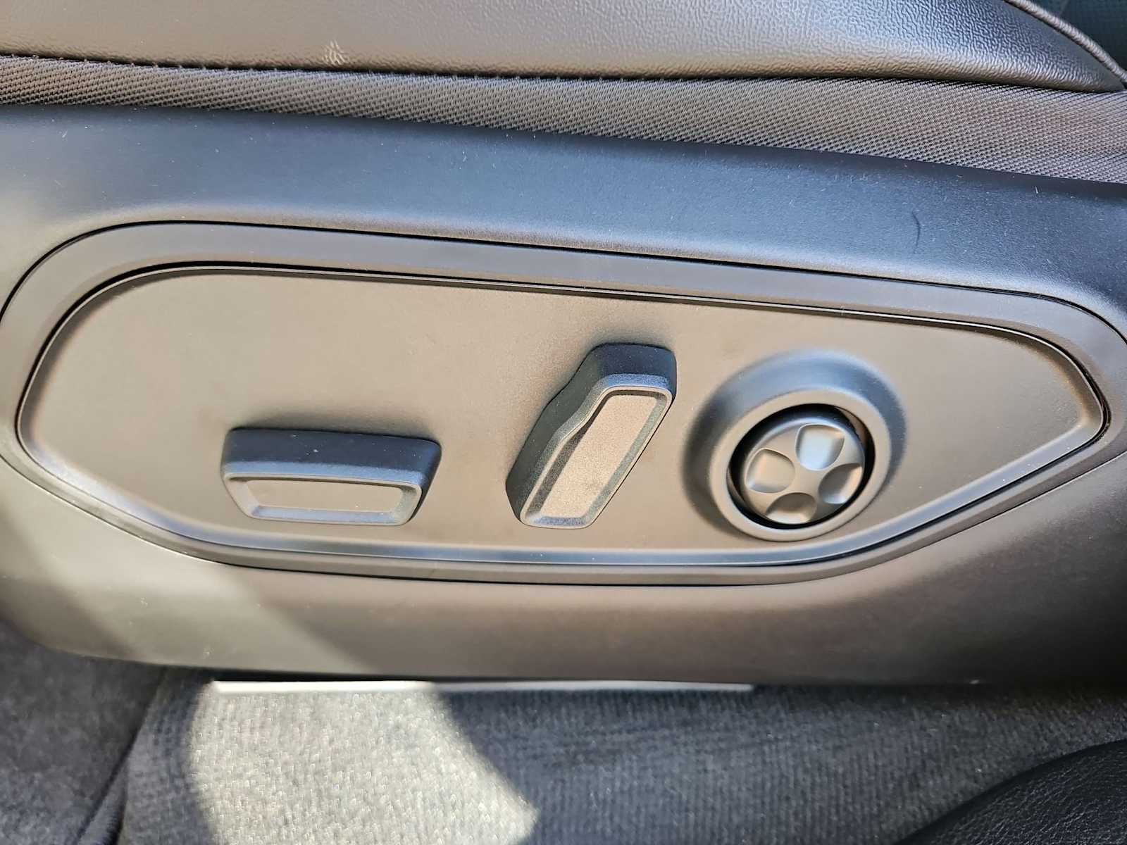 Thumbnail: 2025 Jeep Grand Cherokee - 18