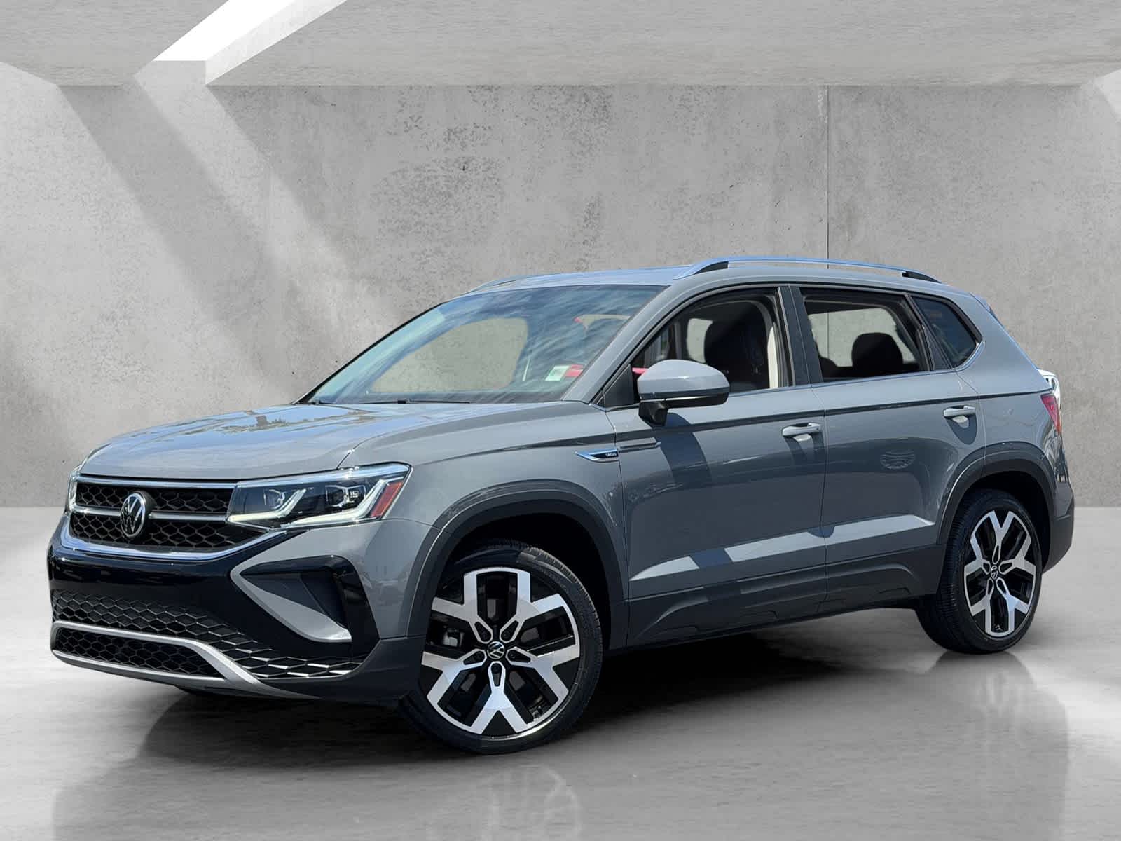 2022 Volkswagen Taos 1.5T SEL 4Motion's photo