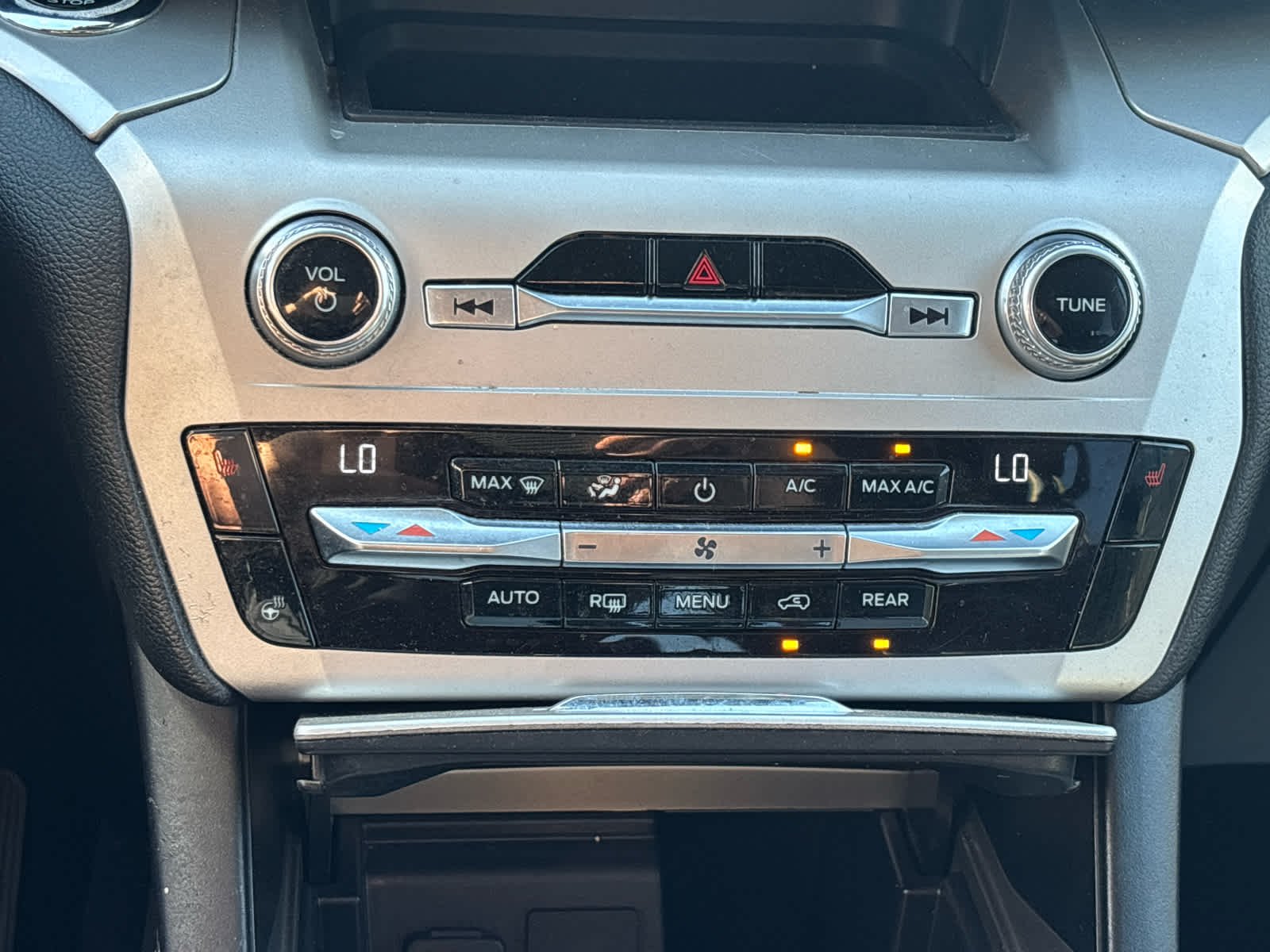 Thumbnail: 2021 Ford Explorer - 26