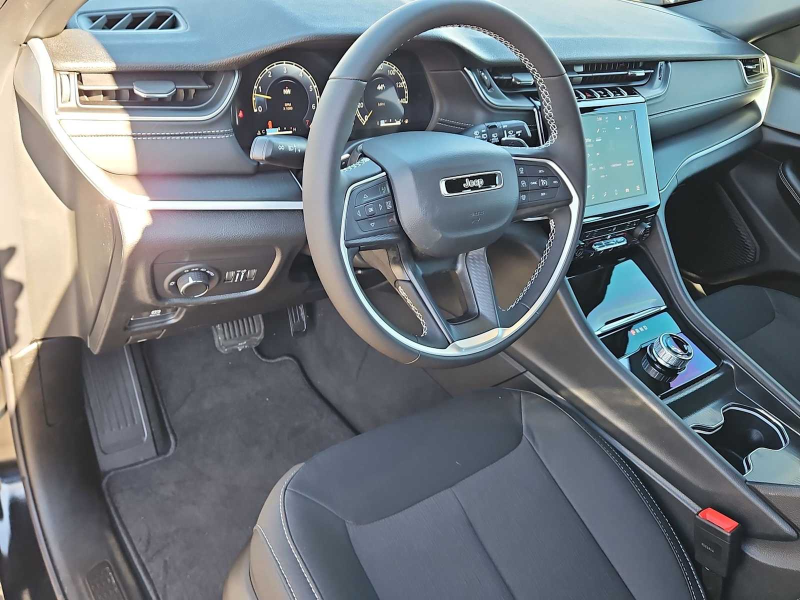 Thumbnail: 2026 Jeep Grand Cherokee - 10