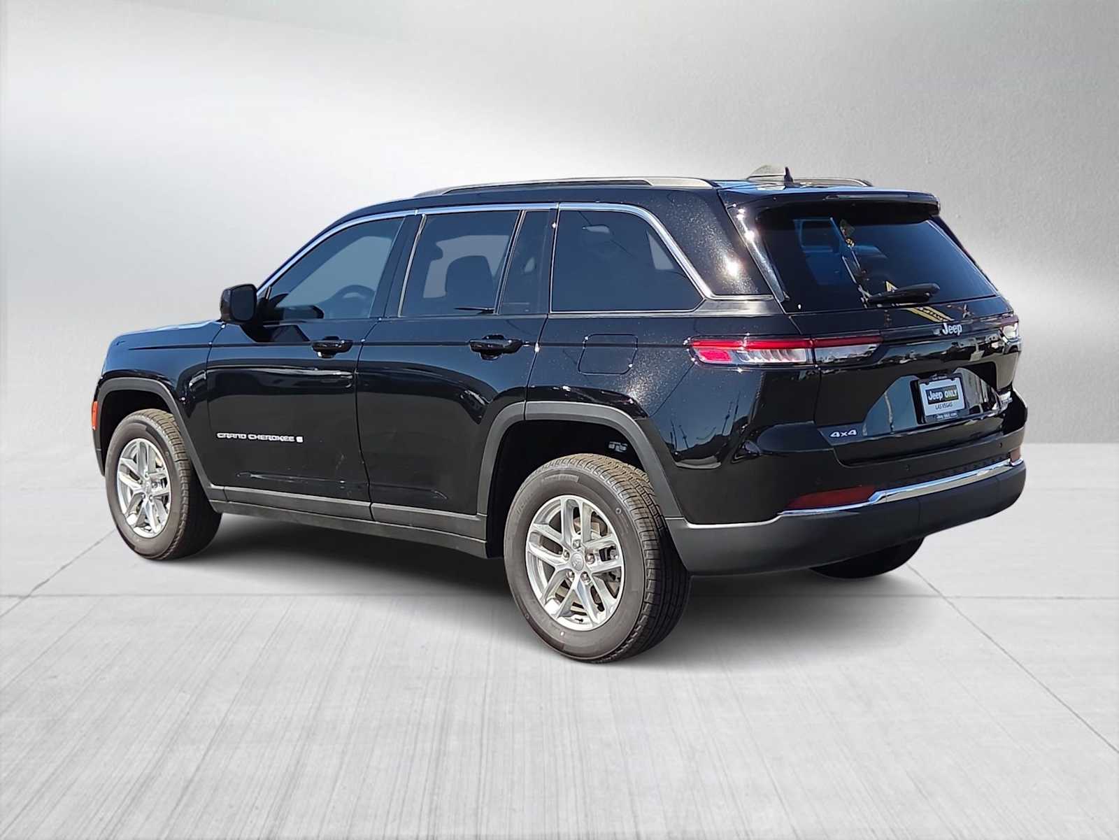 Thumbnail: 2025 Jeep Grand Cherokee - 6