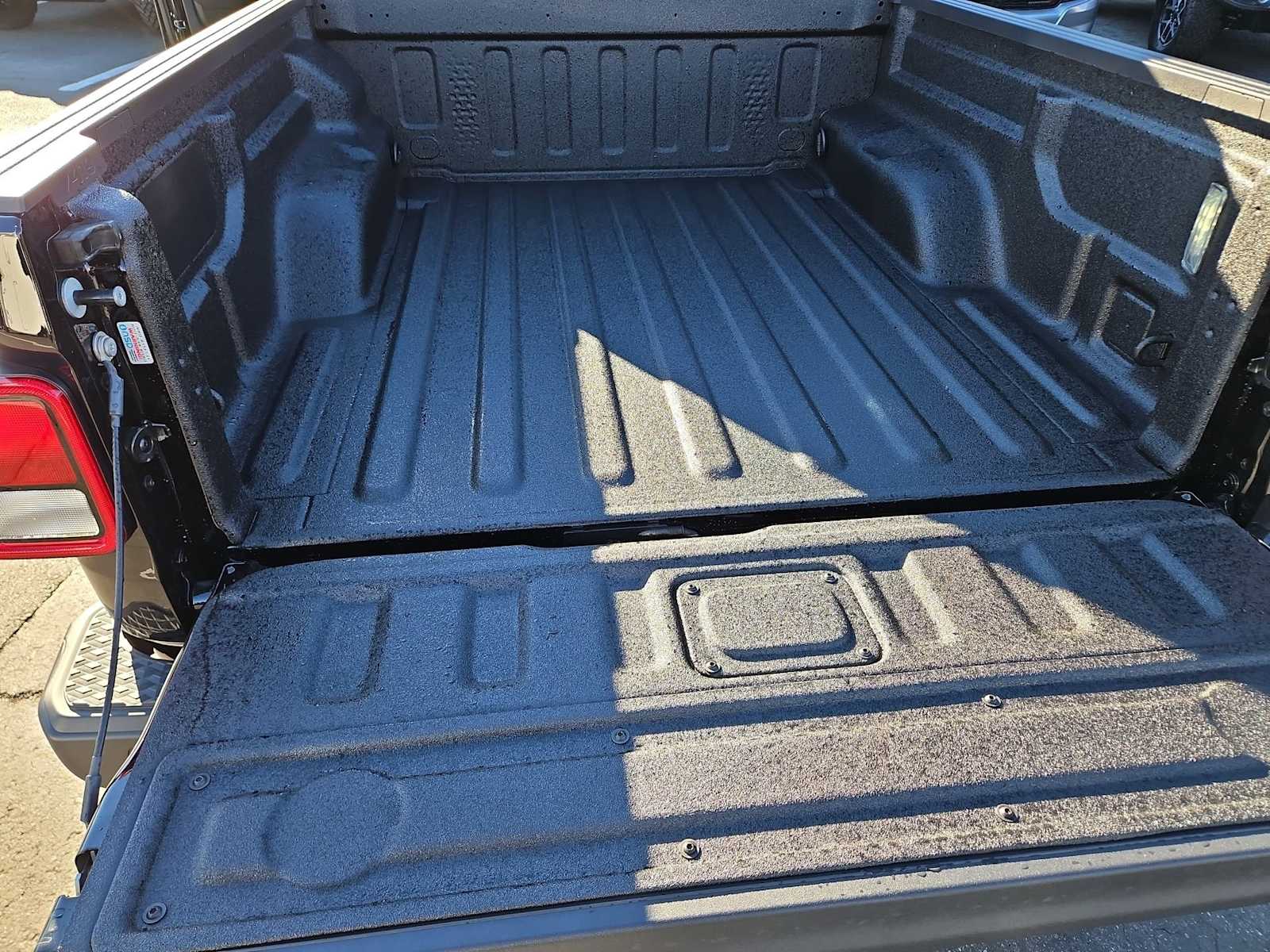 Thumbnail: 2026 Jeep Gladiator - 31