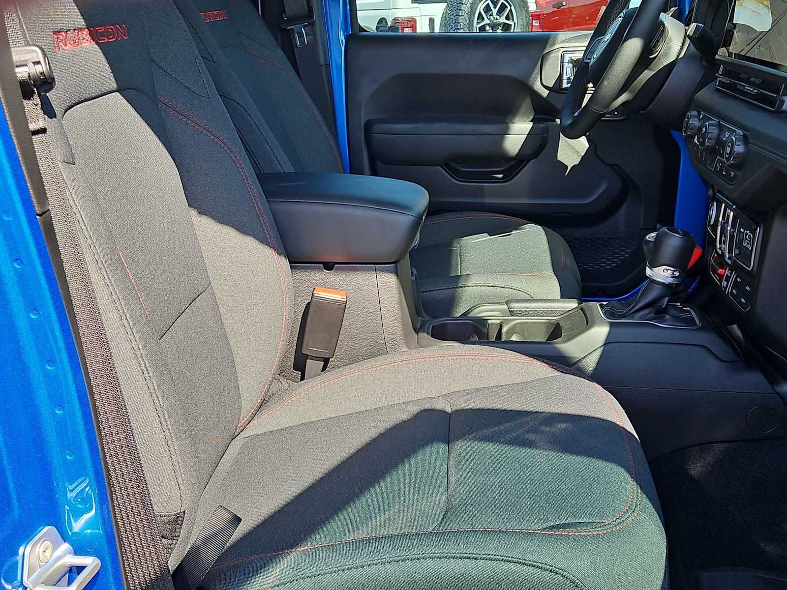 Thumbnail: 2025 Jeep Gladiator - 18