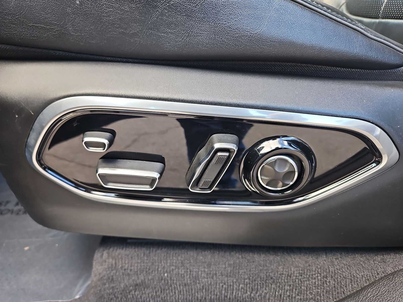 Thumbnail: 2022 Jeep Grand Cherokee L - 18