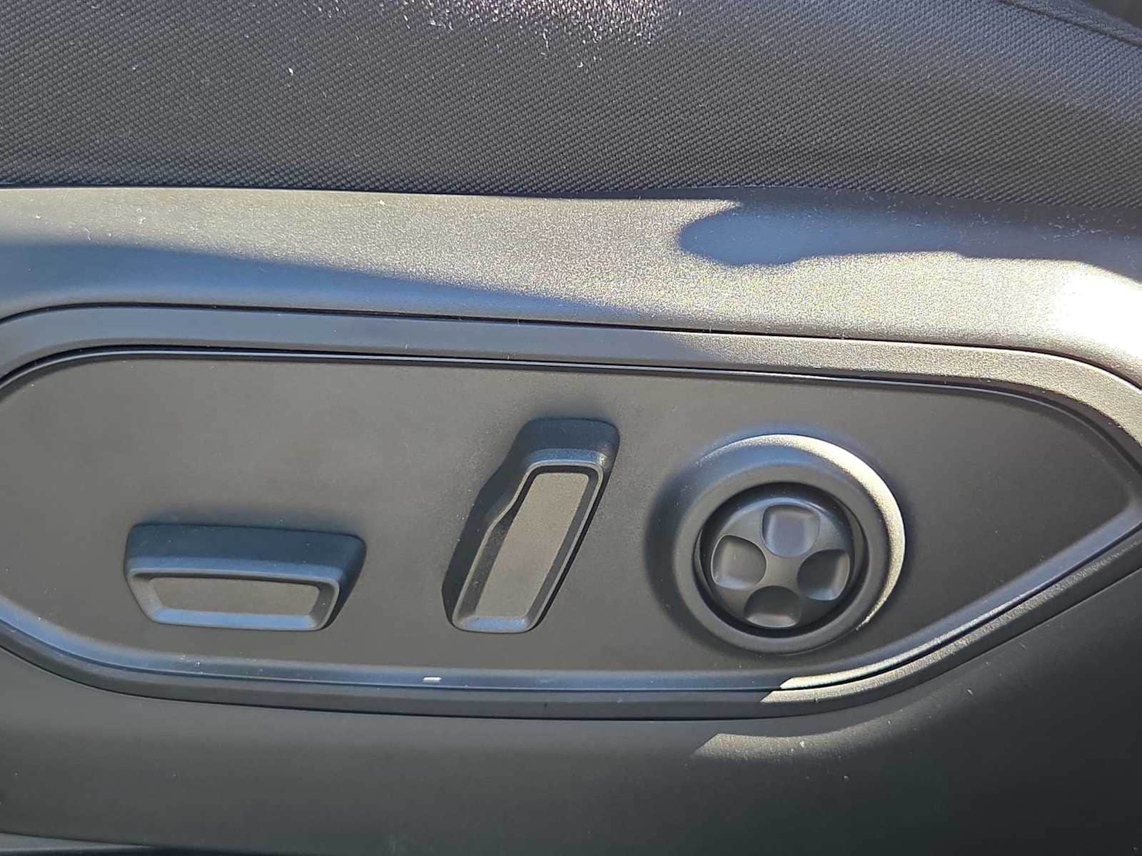 Thumbnail: 2025 Jeep Grand Cherokee - 16