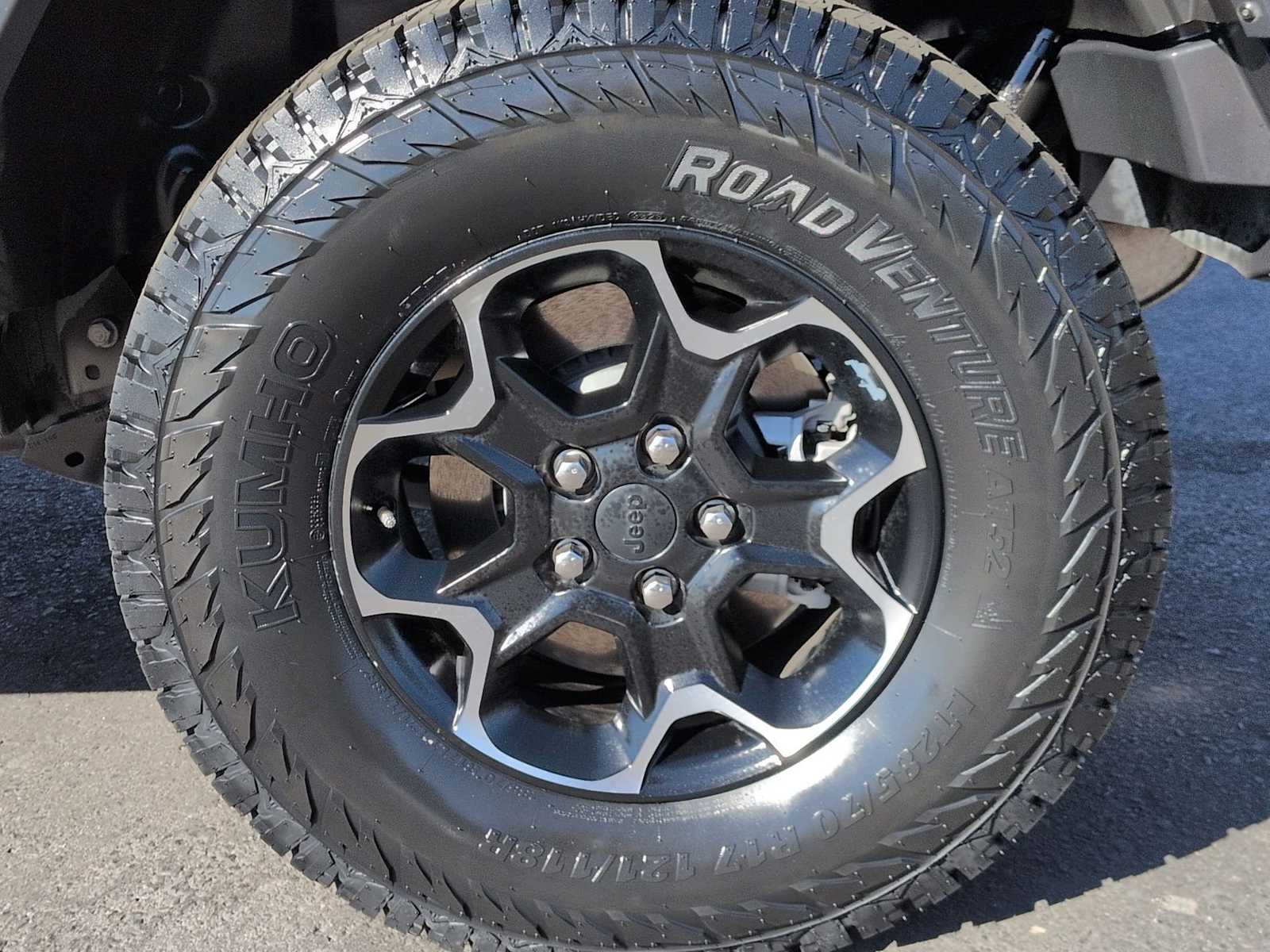 Thumbnail: 2021 Jeep Wrangler - 28