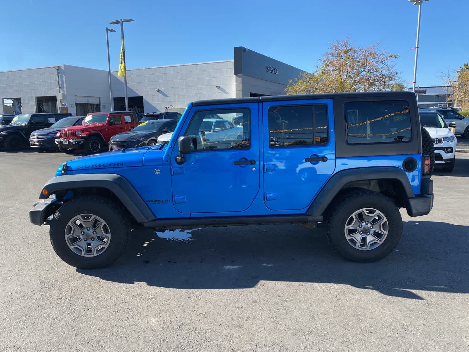 Thumbnail: 2015 Jeep Wrangler - 8