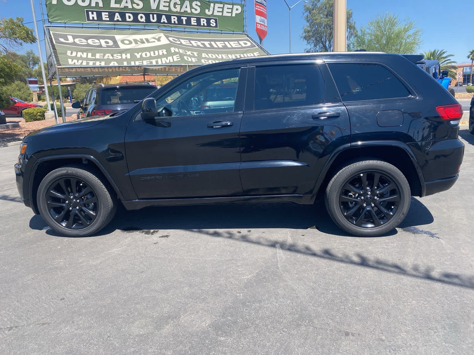Thumbnail: 2019 Jeep Grand Cherokee - 8