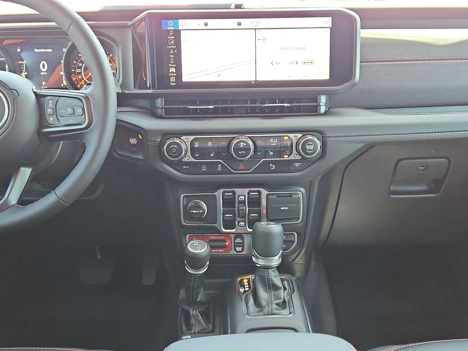 Thumbnail: 2025 Jeep Wrangler - 25