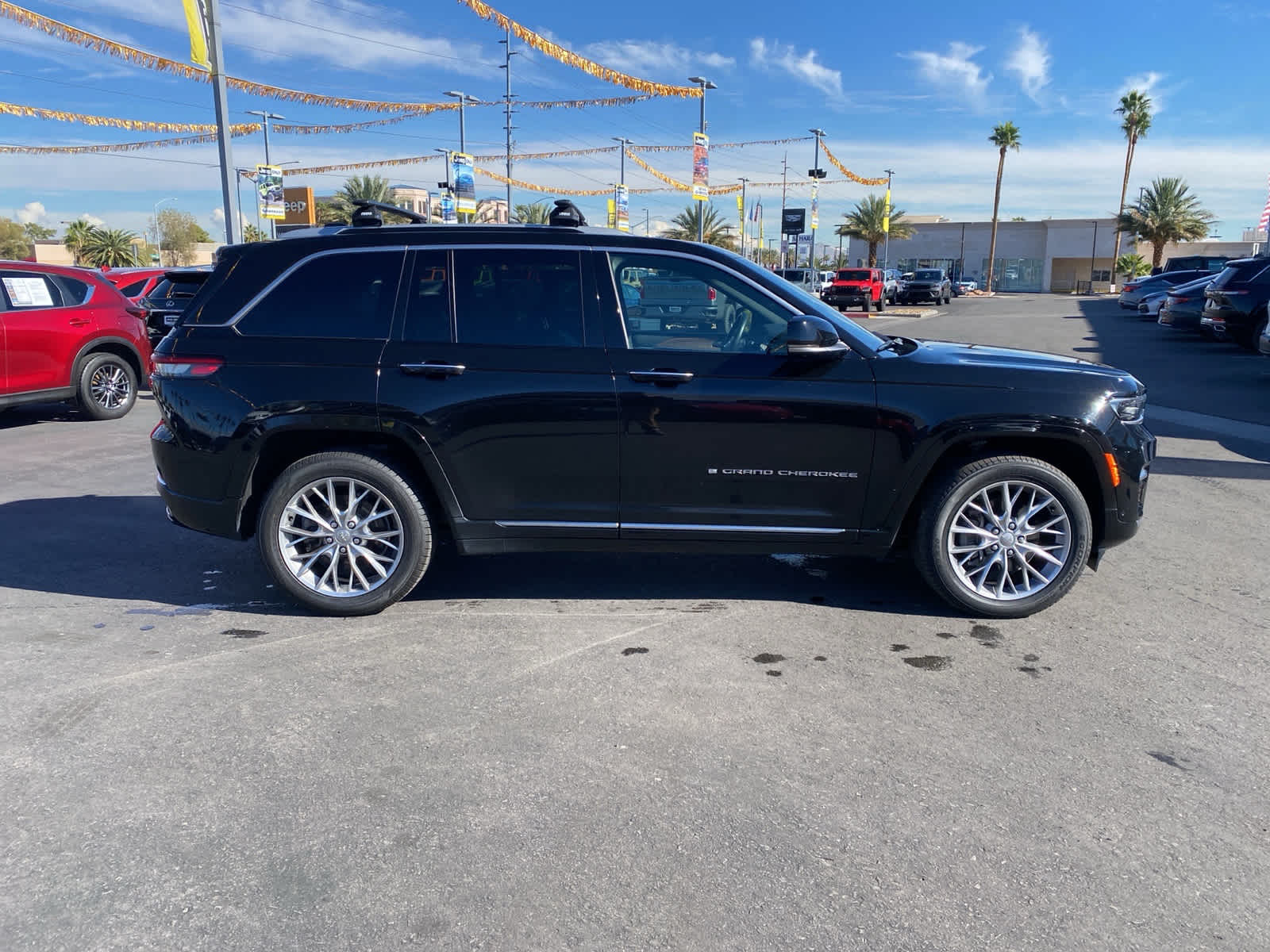 2022 Jeep Grand Cherokee Summit photo 4