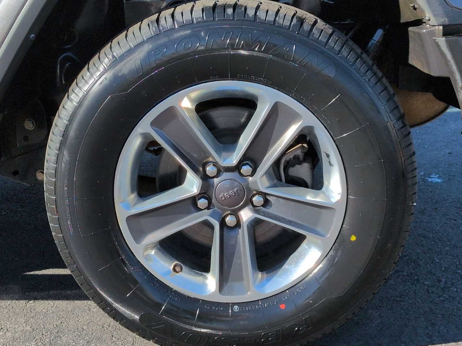 Thumbnail: 2022 Jeep Wrangler - 14