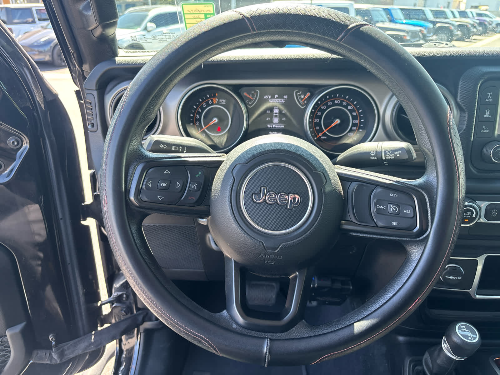 Thumbnail: 2021 Jeep Gladiator - 18