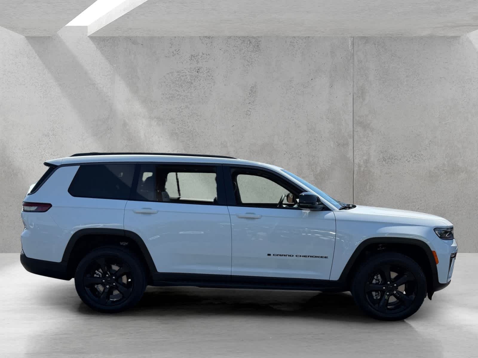 Thumbnail: 2026 Jeep Grand Cherokee L - 6