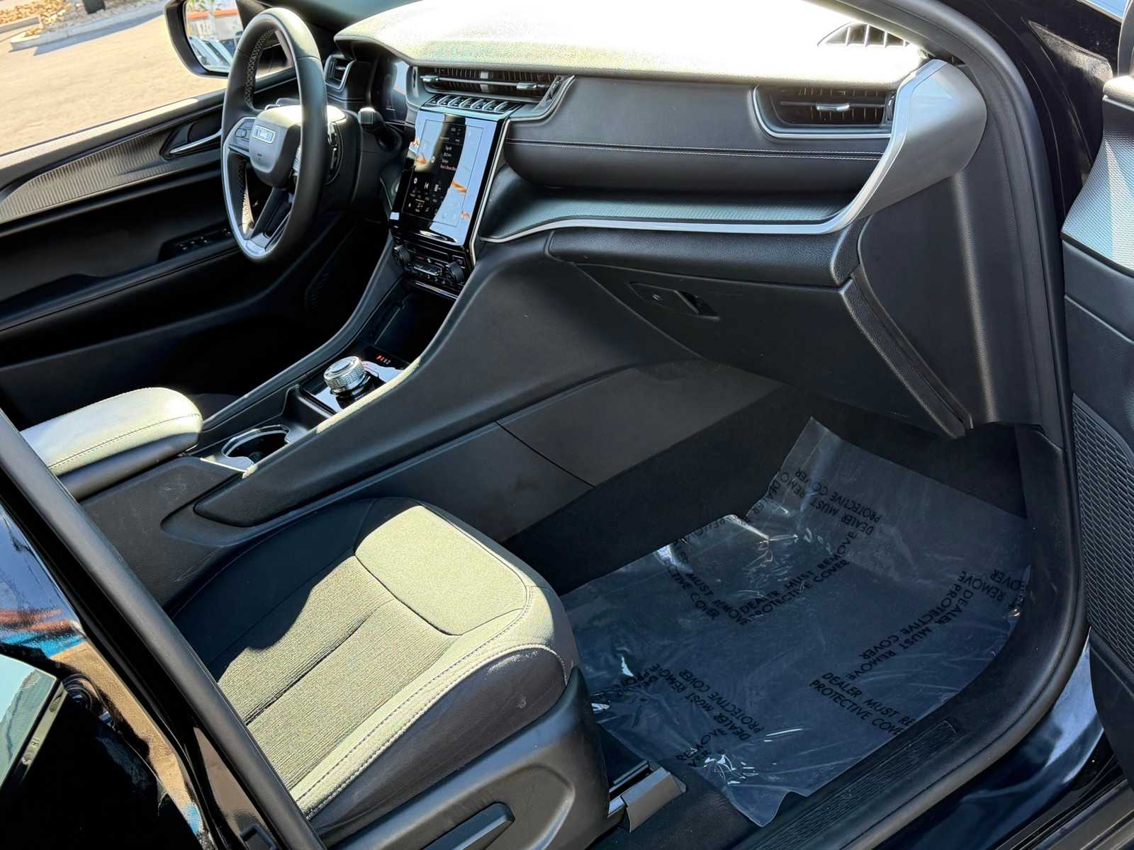 Thumbnail: 2024 Jeep Grand Cherokee - 27