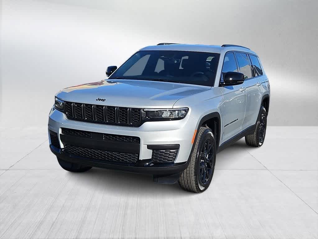 2025 Jeep Grand Cherokee Altitude photo 4
