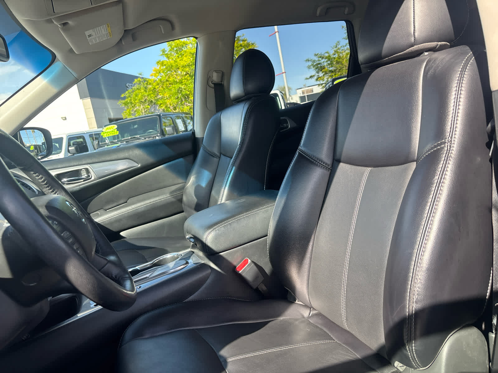 Thumbnail: 2020 Nissan Pathfinder - 15