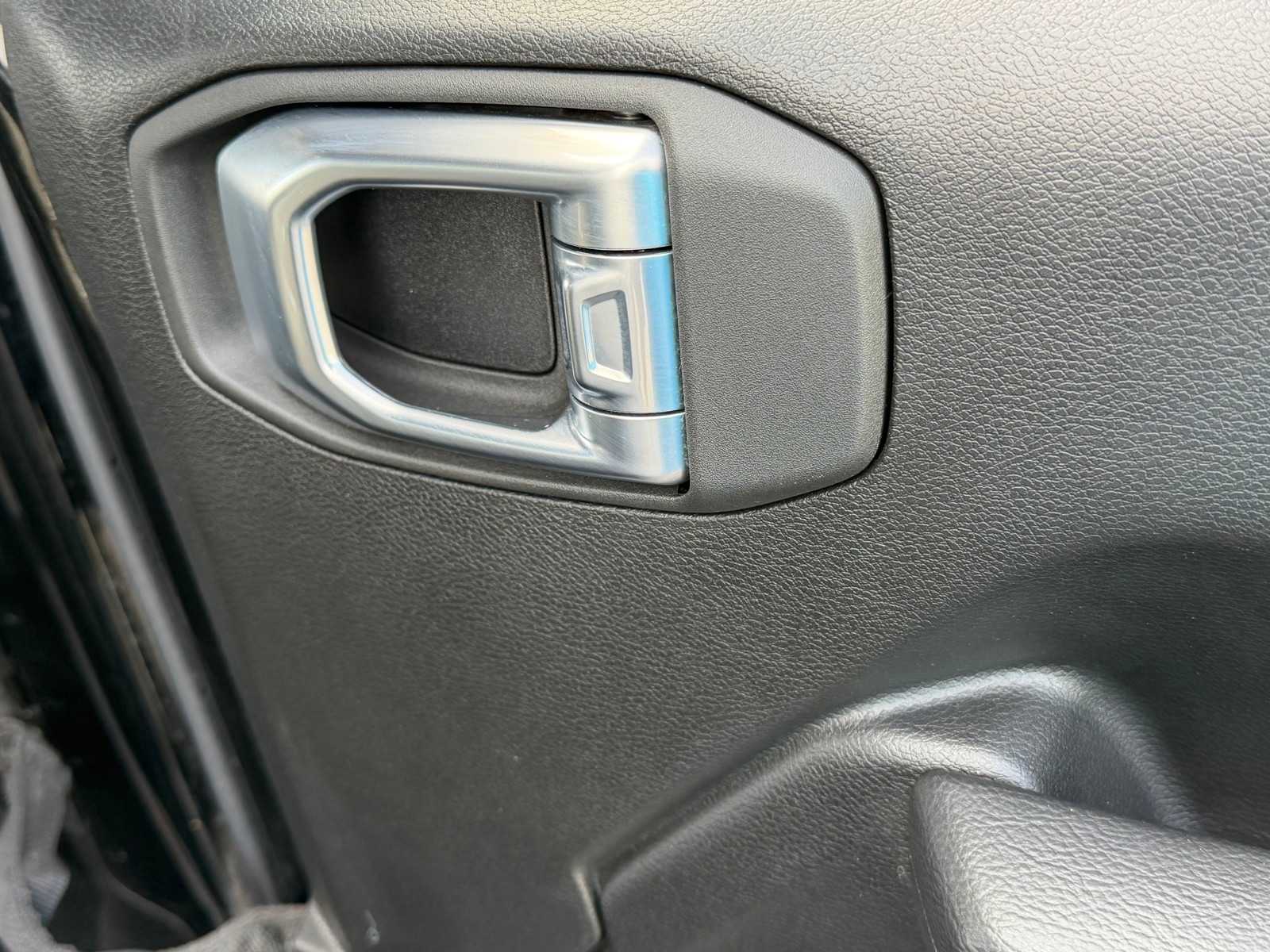 Thumbnail: 2022 Jeep Gladiator - 42