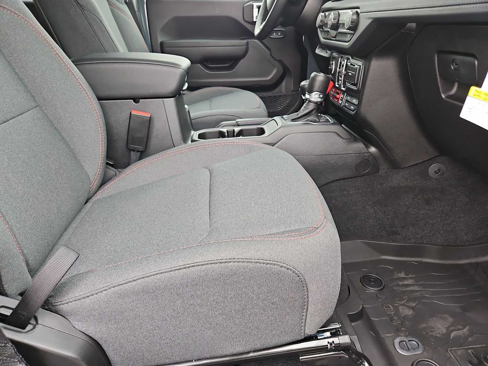 Thumbnail: 2025 Jeep Wrangler - 21