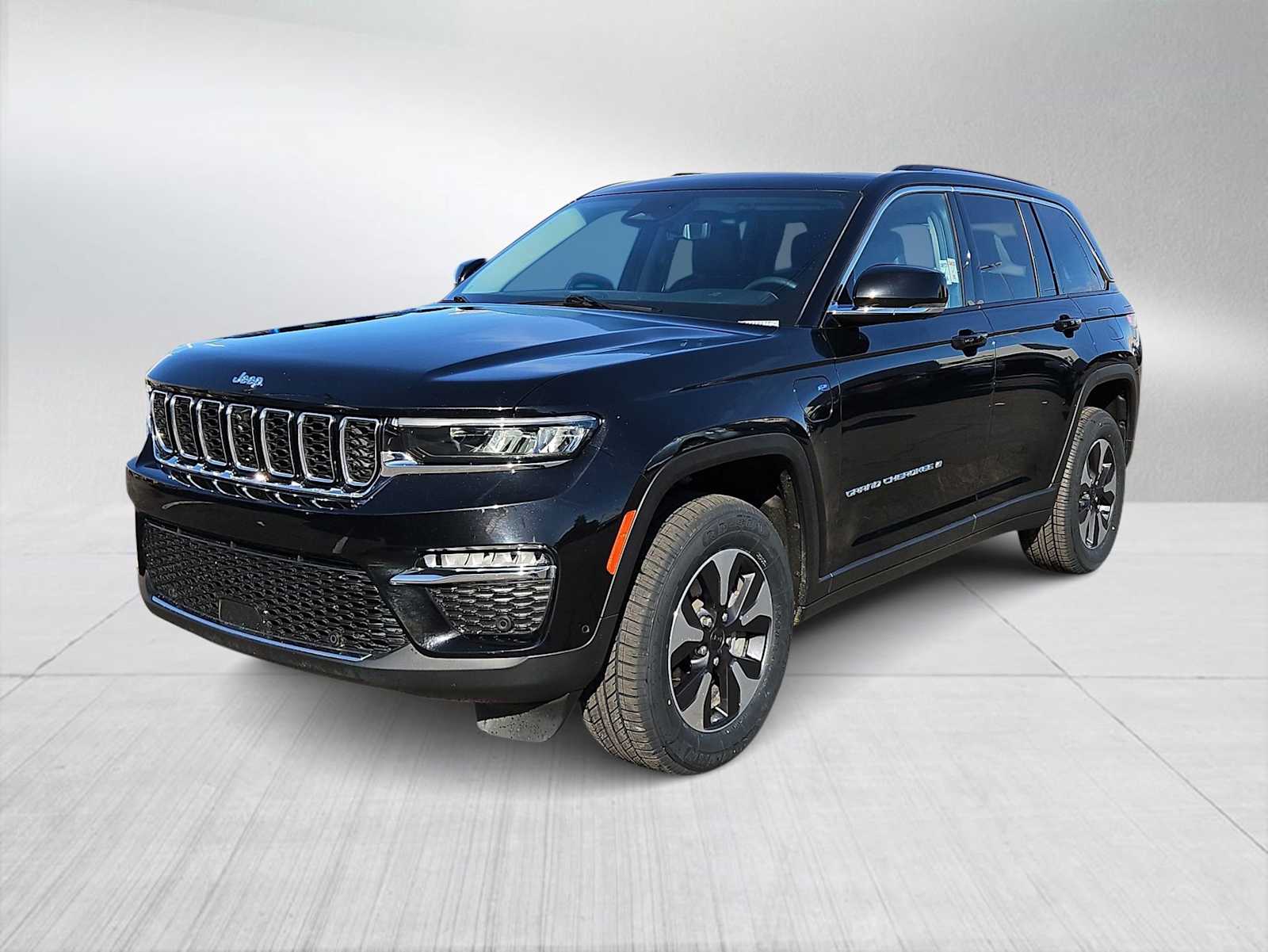 Thumbnail: 2022 Jeep Grand Cherokee - 4