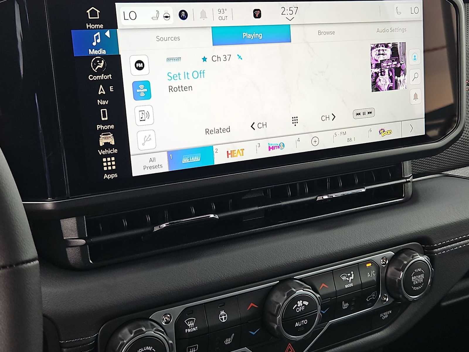 Thumbnail: 2025 Jeep Wrangler - 27