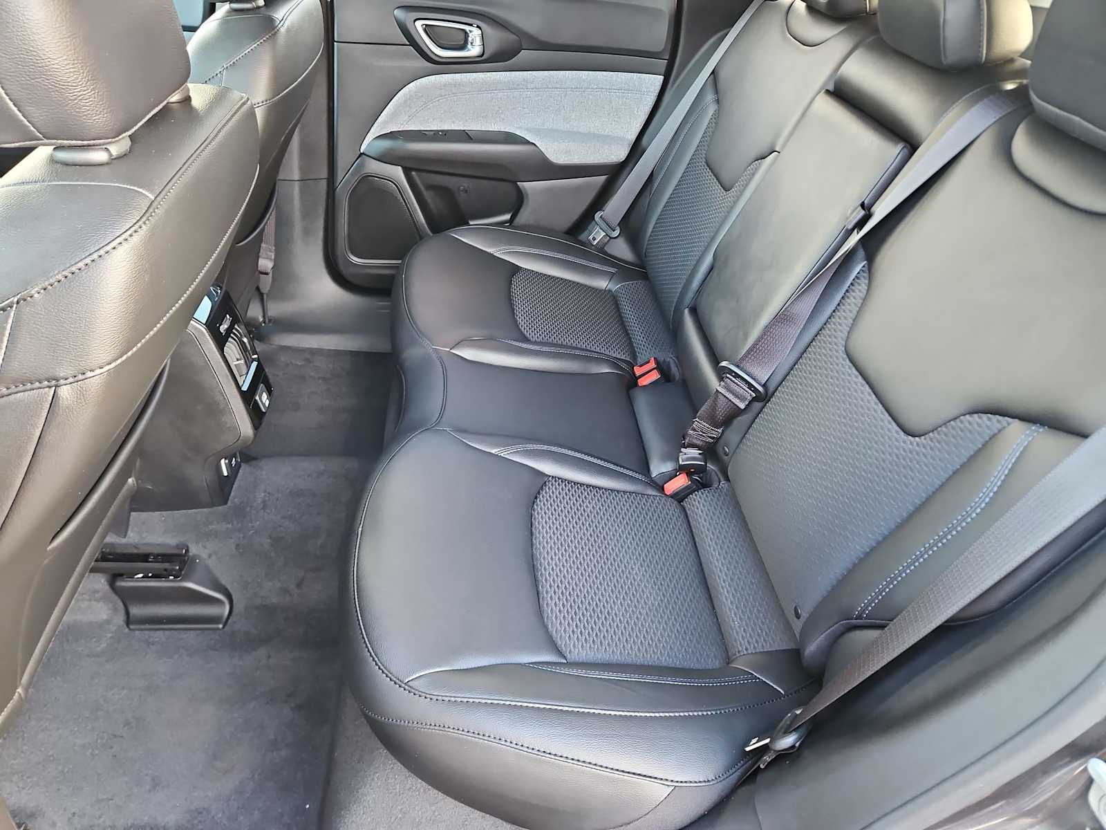 Thumbnail: 2022 Jeep Compass - 19