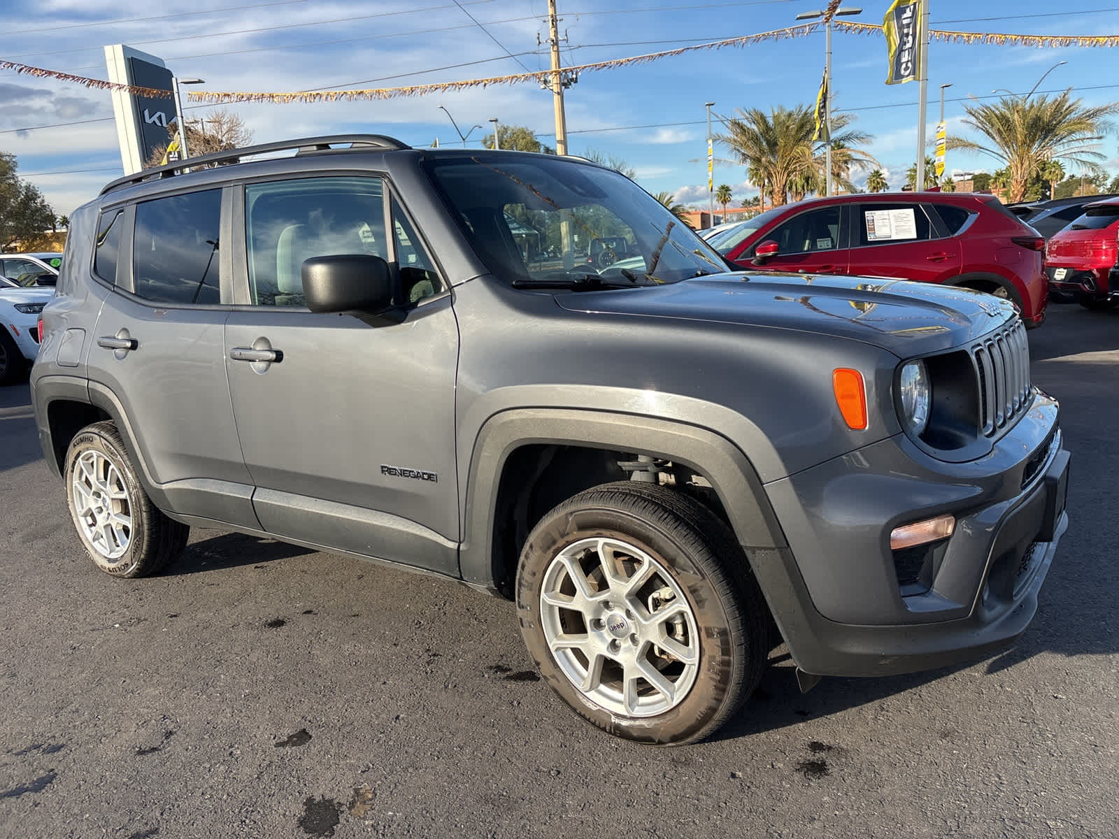 2022 Jeep Renegade Latitude photo 3