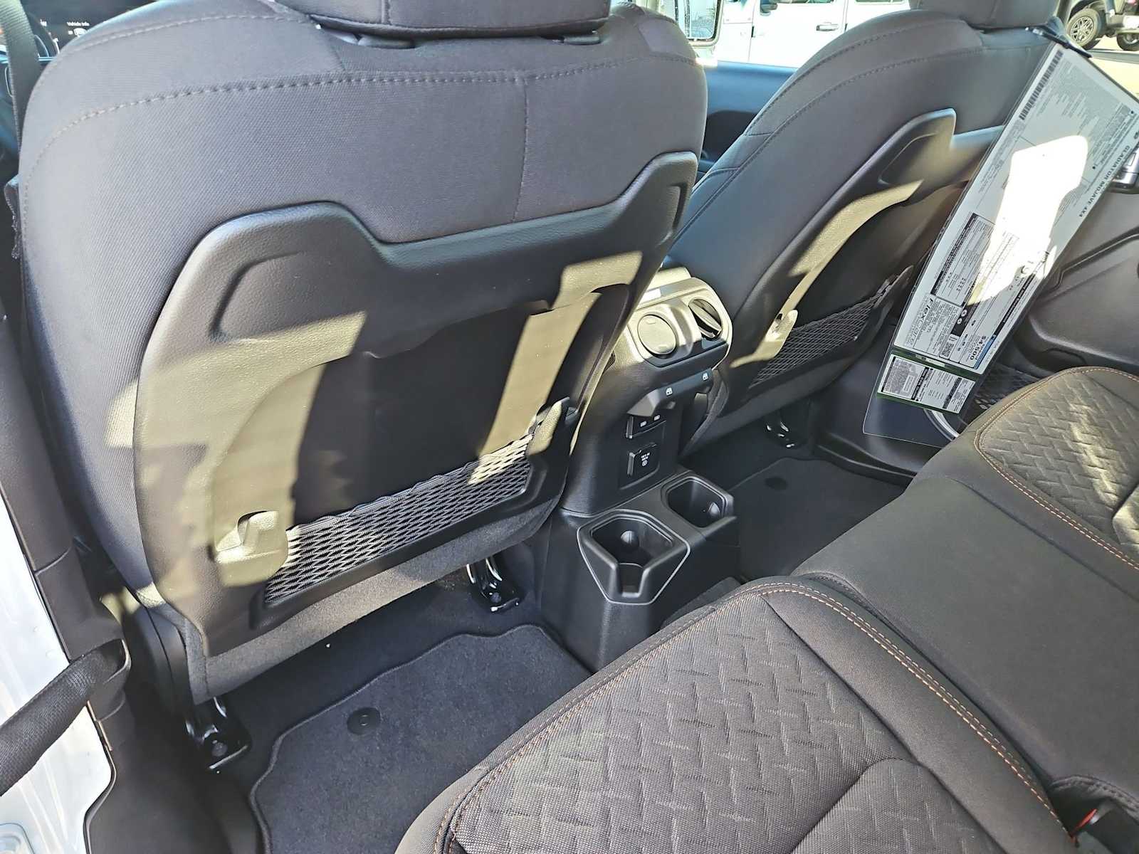 Thumbnail: 2026 Jeep Gladiator - 17