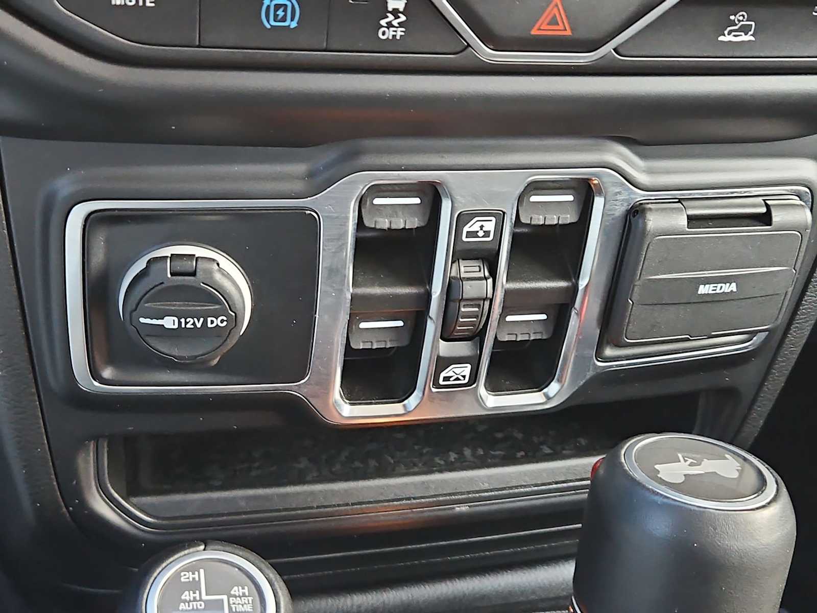 Thumbnail: 2023 Jeep Wrangler - 30