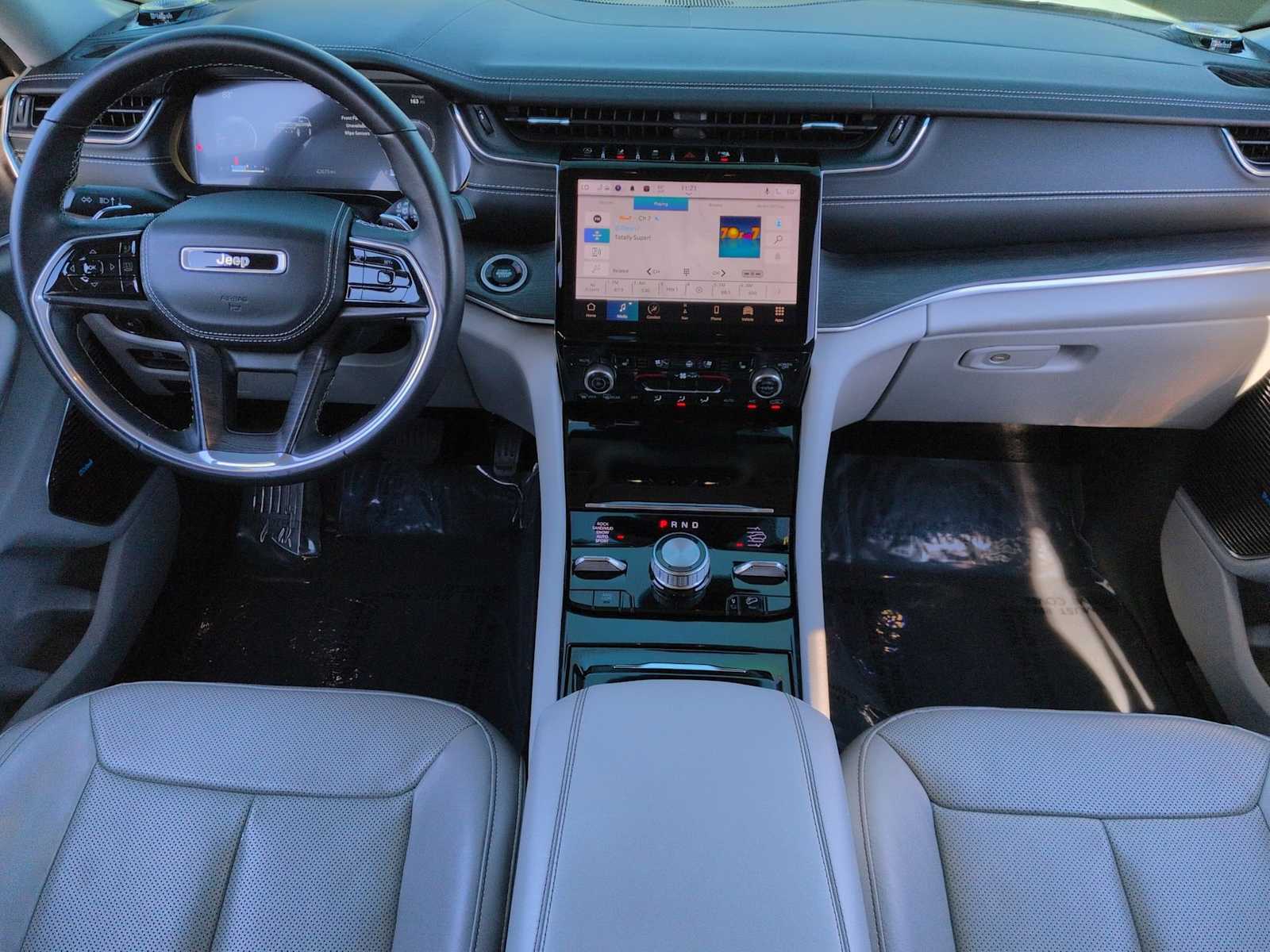 Thumbnail: 2022 Jeep Grand Cherokee L - 16