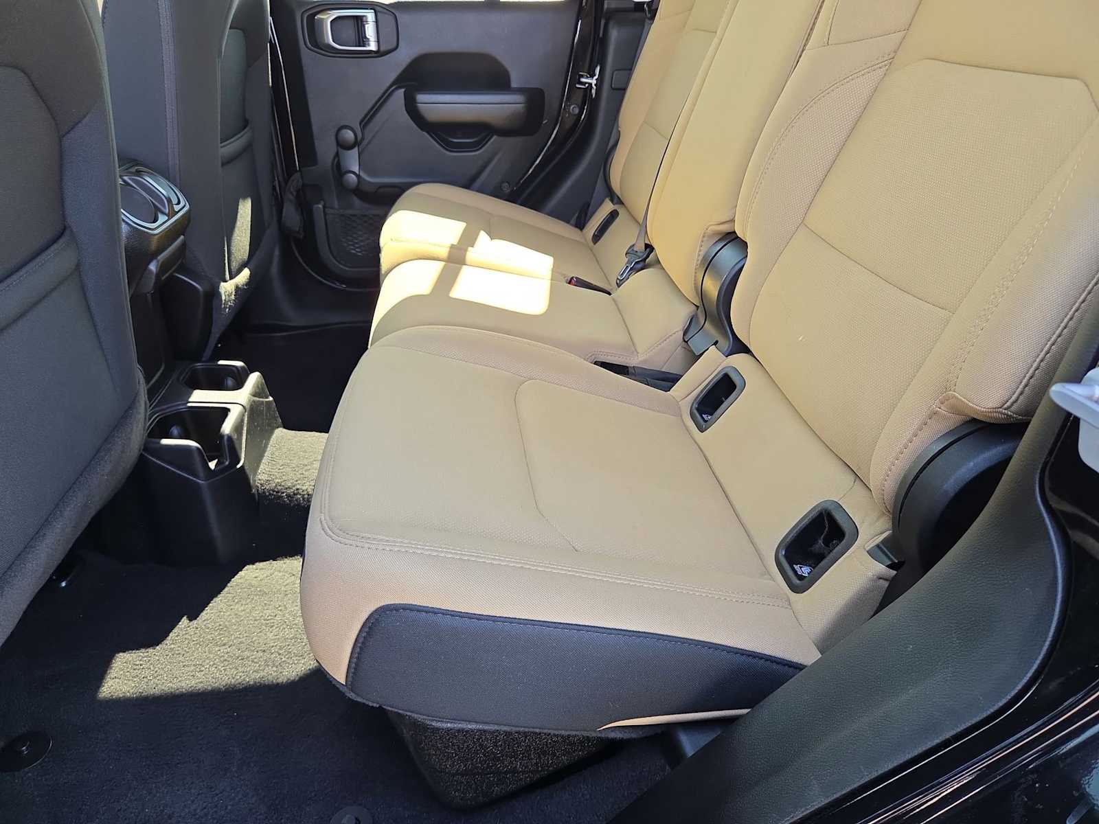 Thumbnail: 2021 Jeep Gladiator - 21