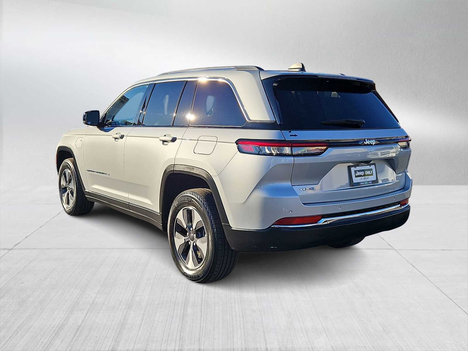 Thumbnail: 2022 Jeep Grand Cherokee - 6