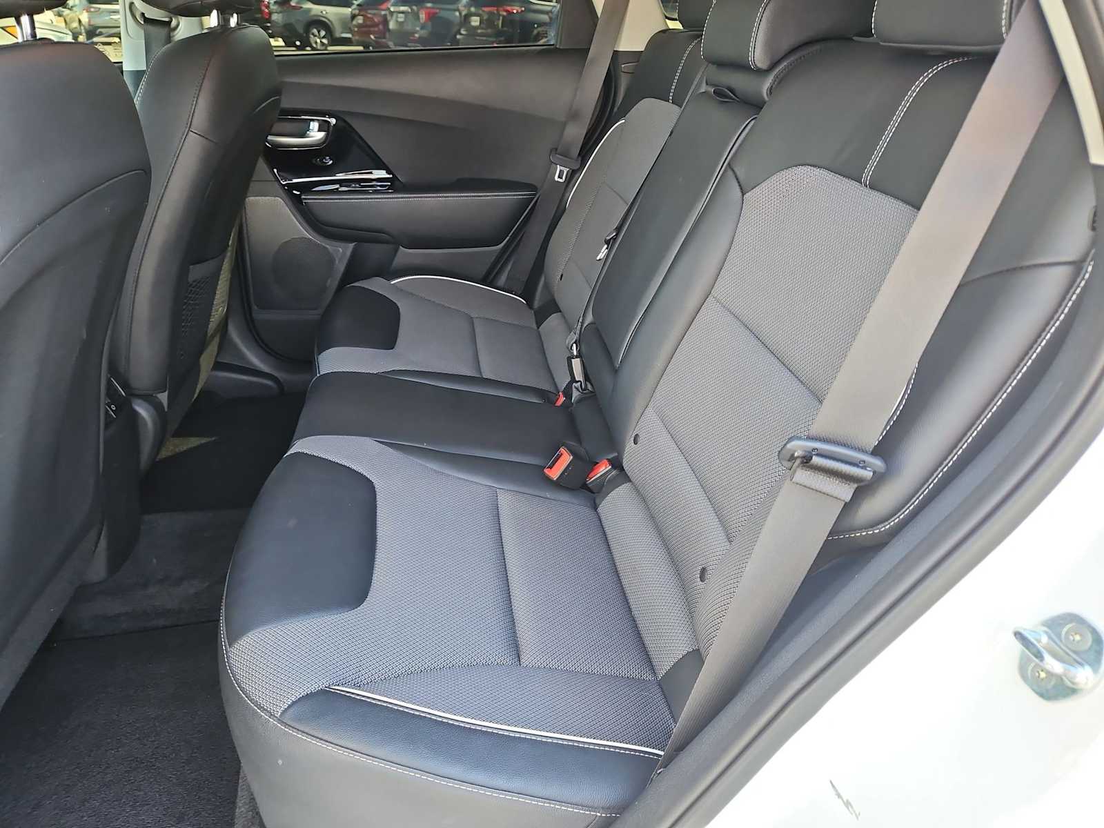 2022 Kia Niro S 18