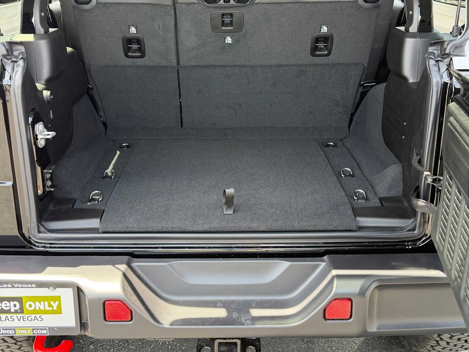 Thumbnail: 2026 Jeep Wrangler - 28