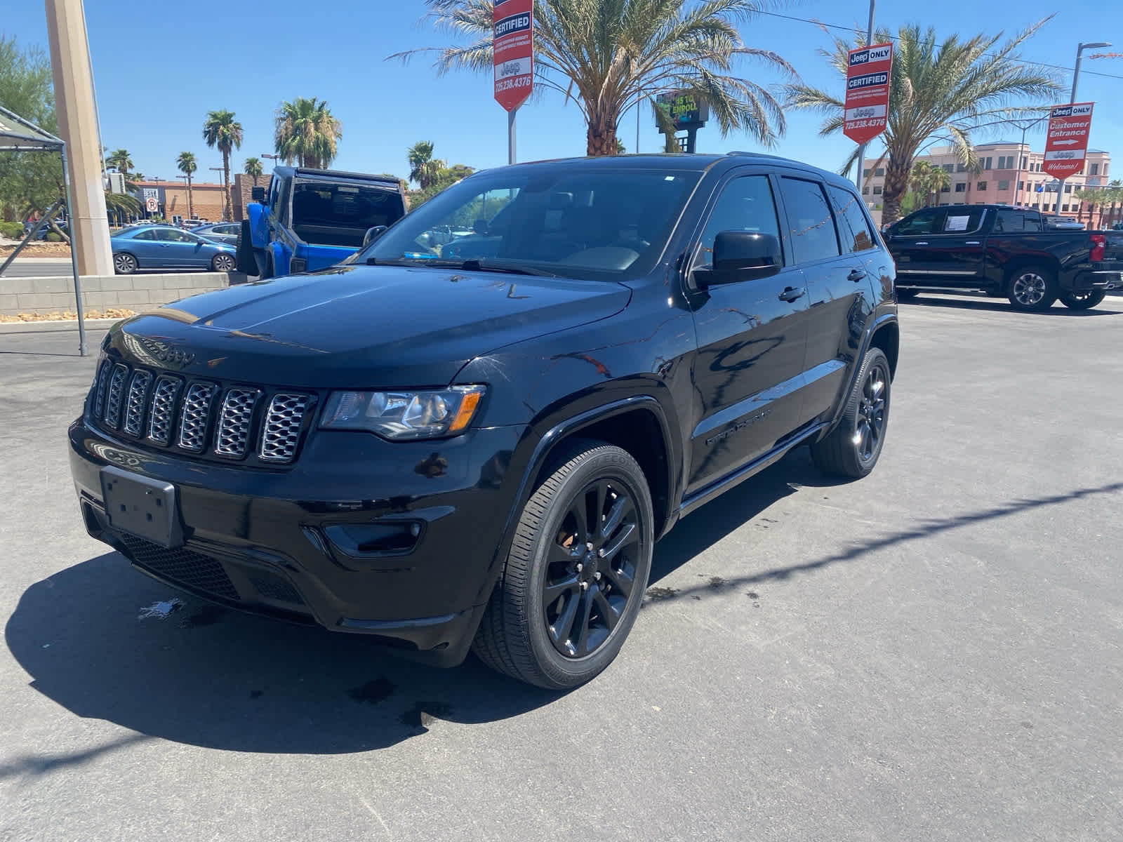 Thumbnail: 2019 Jeep Grand Cherokee - 1