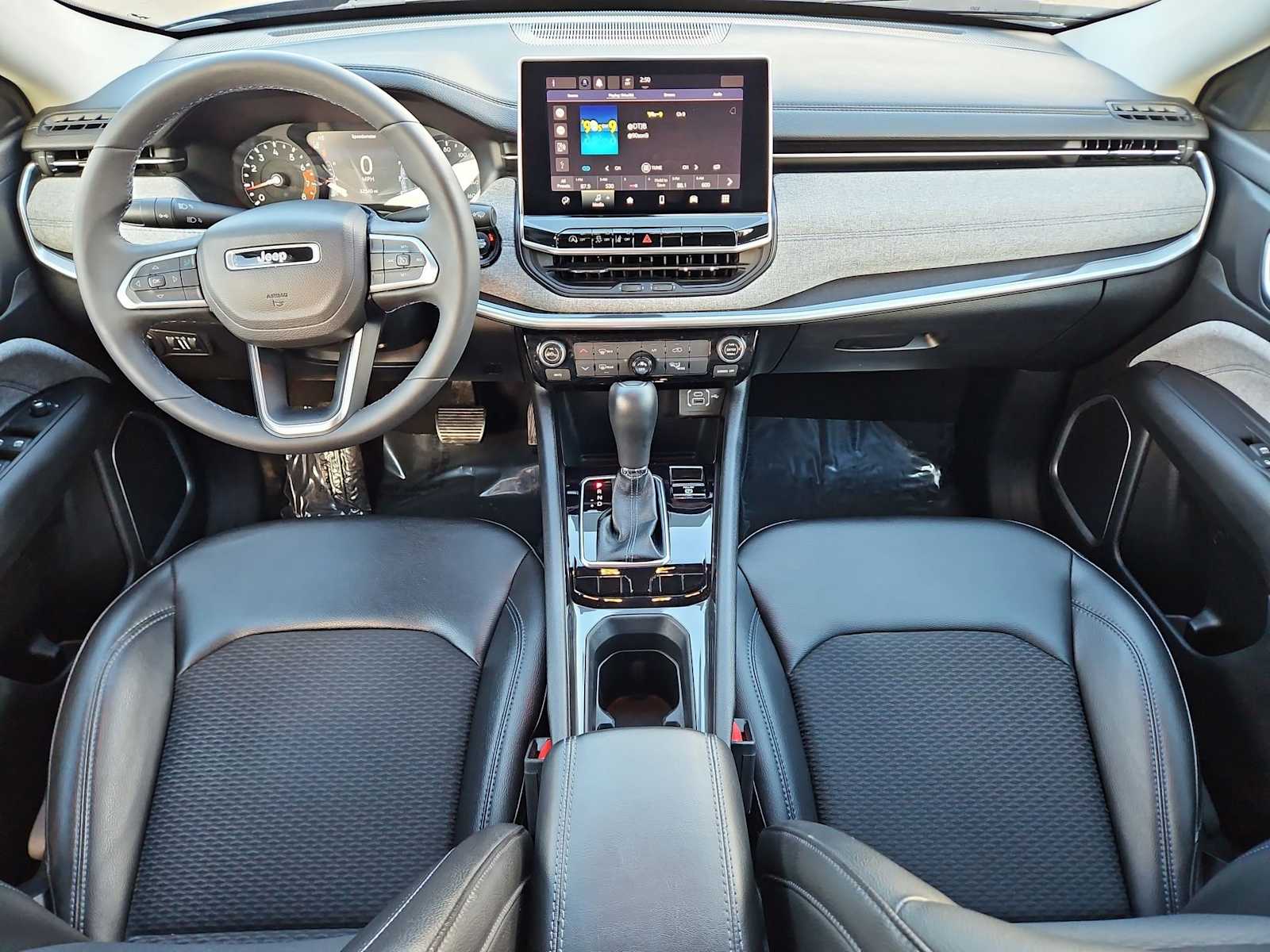 Thumbnail: 2022 Jeep Compass - 16