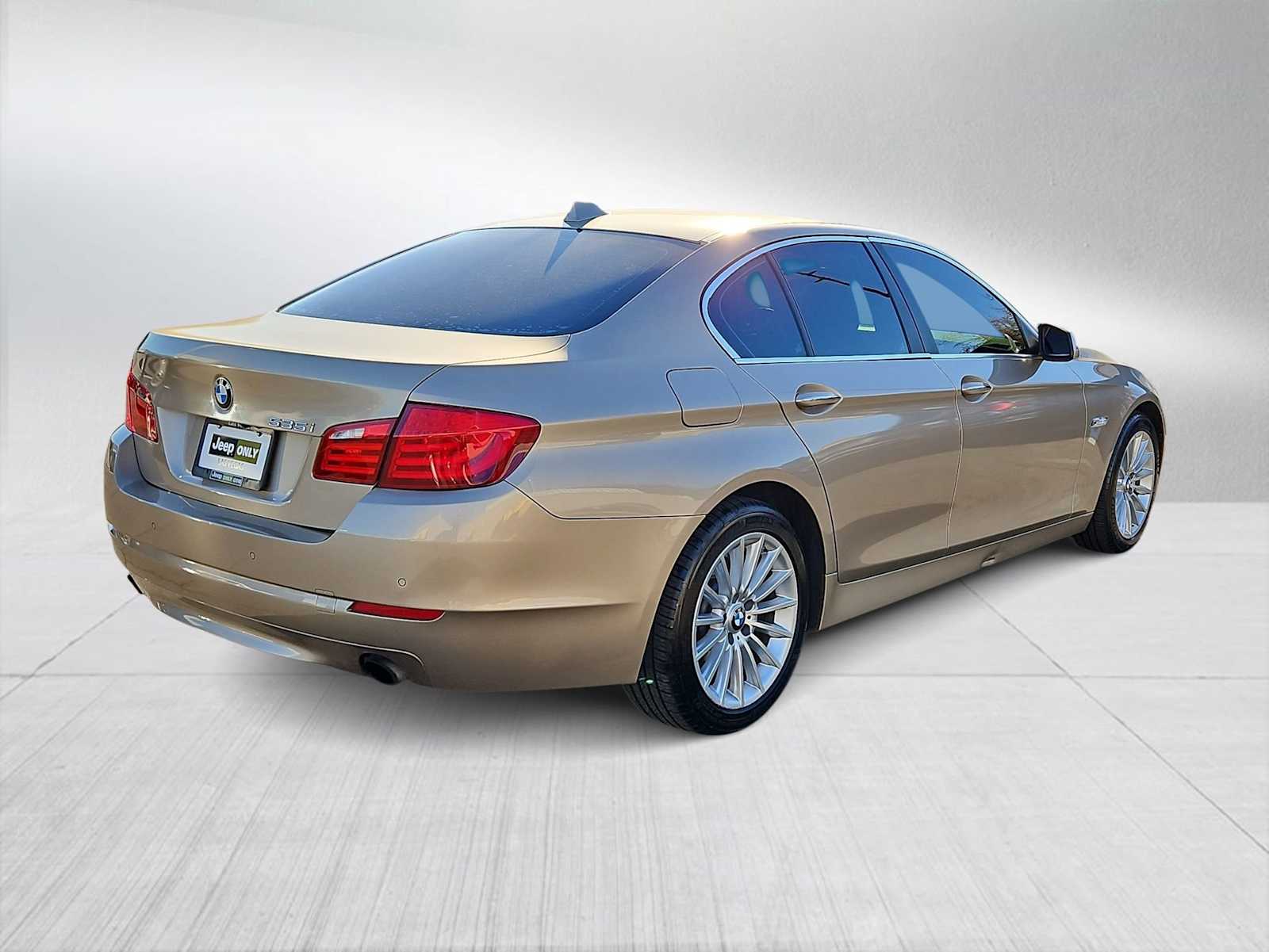 Thumbnail: 2013 BMW 5 Series - 8