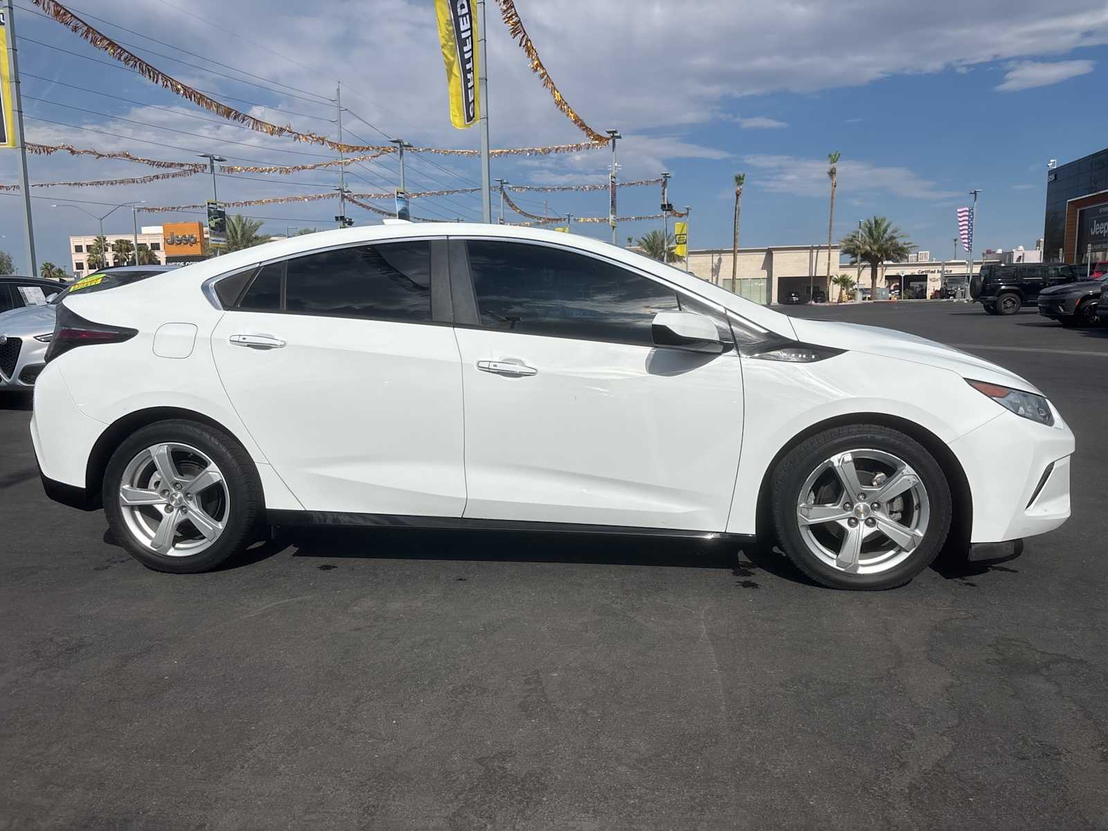 Thumbnail: 2018 Chevrolet Volt - 4