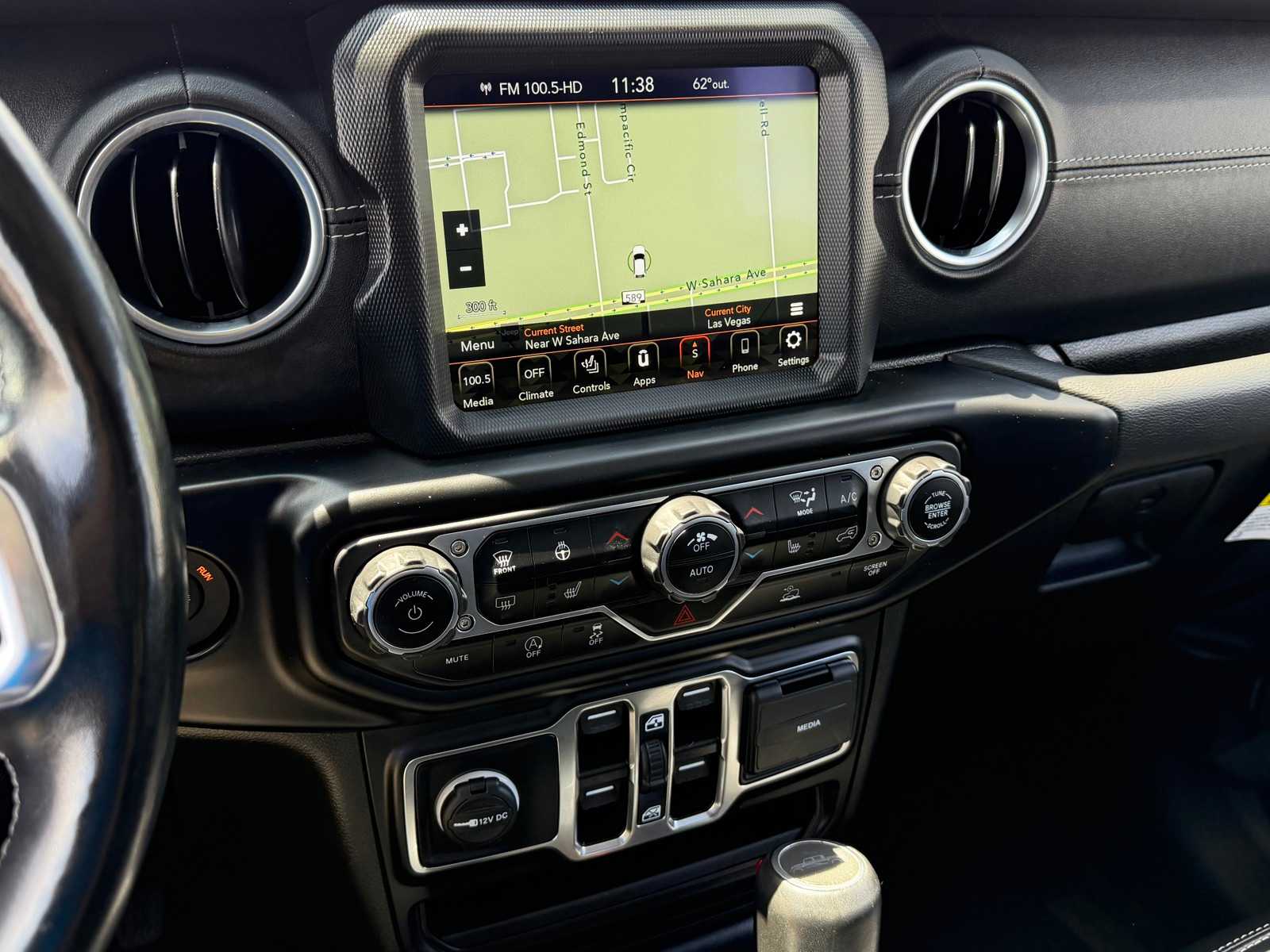 Thumbnail: 2022 Jeep Gladiator - 17