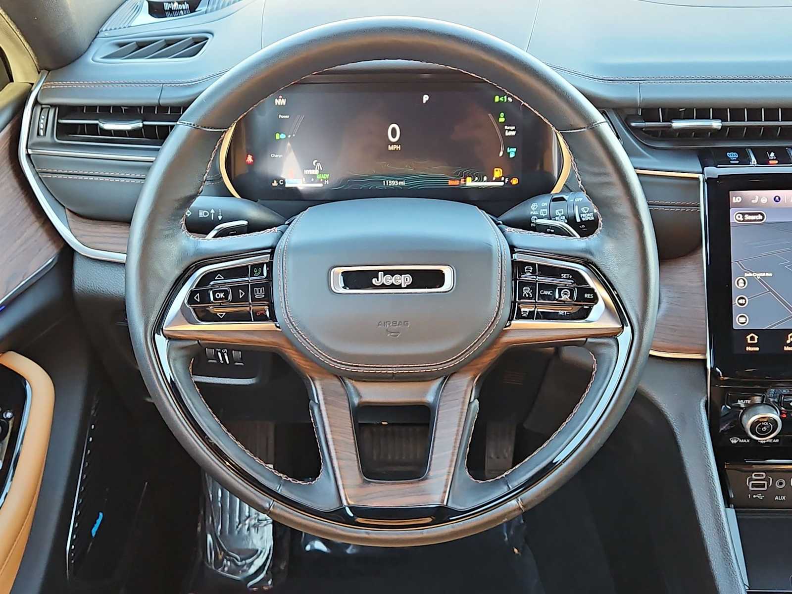 Thumbnail: 2022 Jeep Grand Cherokee - 24