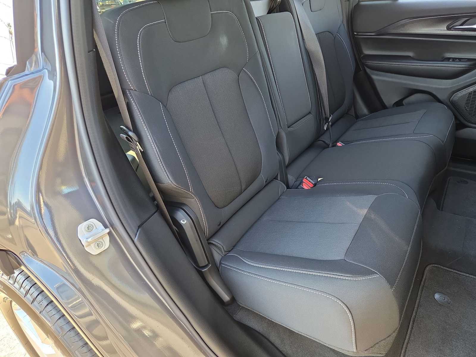 Thumbnail: 2025 Jeep Grand Cherokee - 21