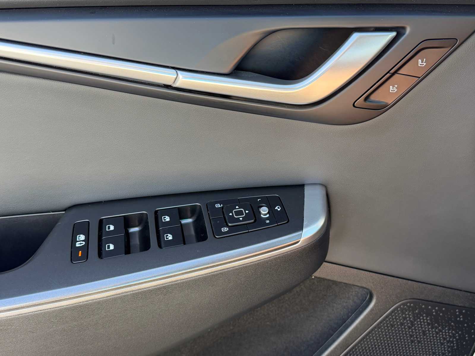 Thumbnail: 2024 Kia EV6 - 10