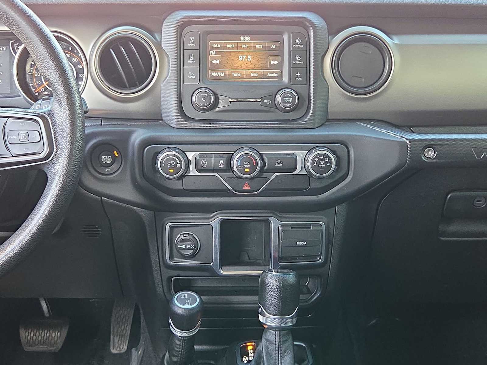 Thumbnail: 2021 Jeep Wrangler - 29